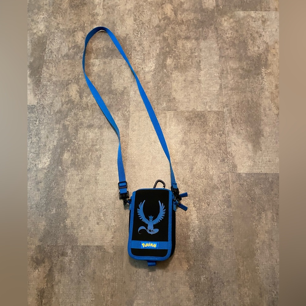Pokémon Blue Team Cross body bag